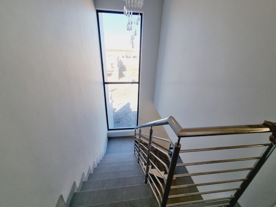 4 Bedroom Property for Sale in Sandown Western Cape